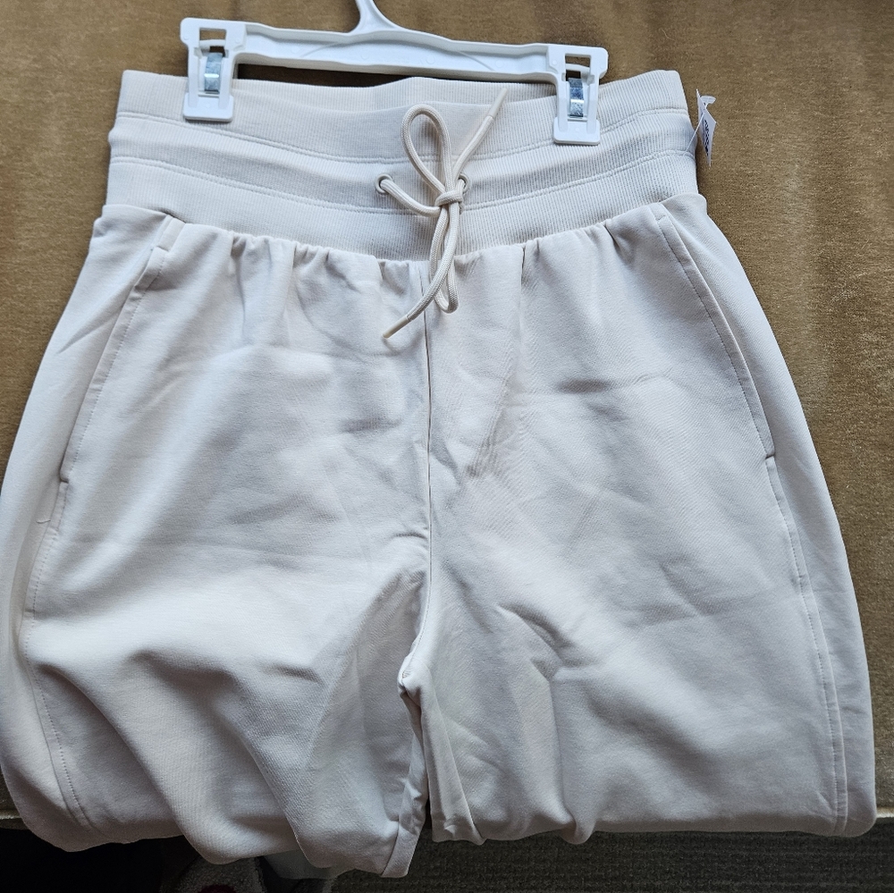 NWT Old Navy Dynamic Fleece Half-Zip Sweatshirt Cream And Sweatpants Set - Picture 9 of 11